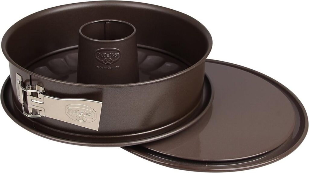 Test du moule à charnière Dr. Oetker : revêtement antiadhésif et fond robuste