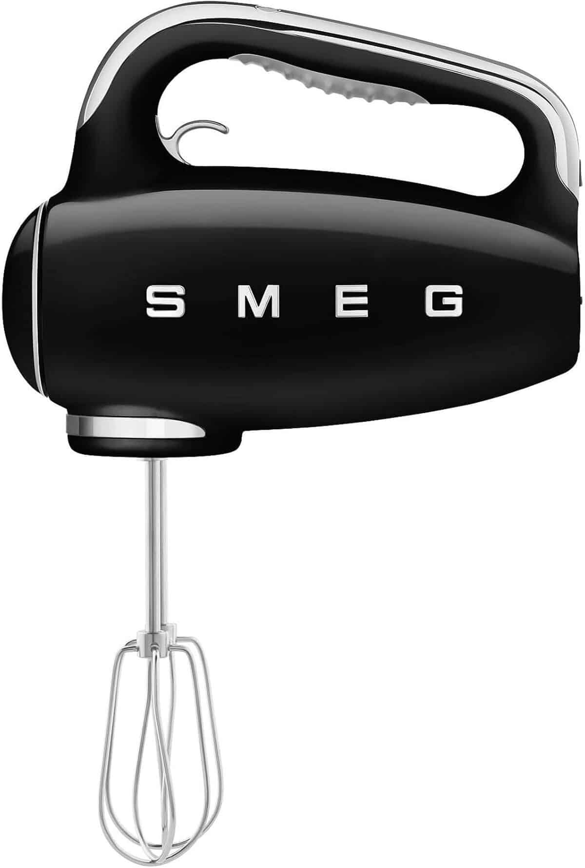 Test du batteur électrique Smeg HMF01BLEU : puissance et polyvalence